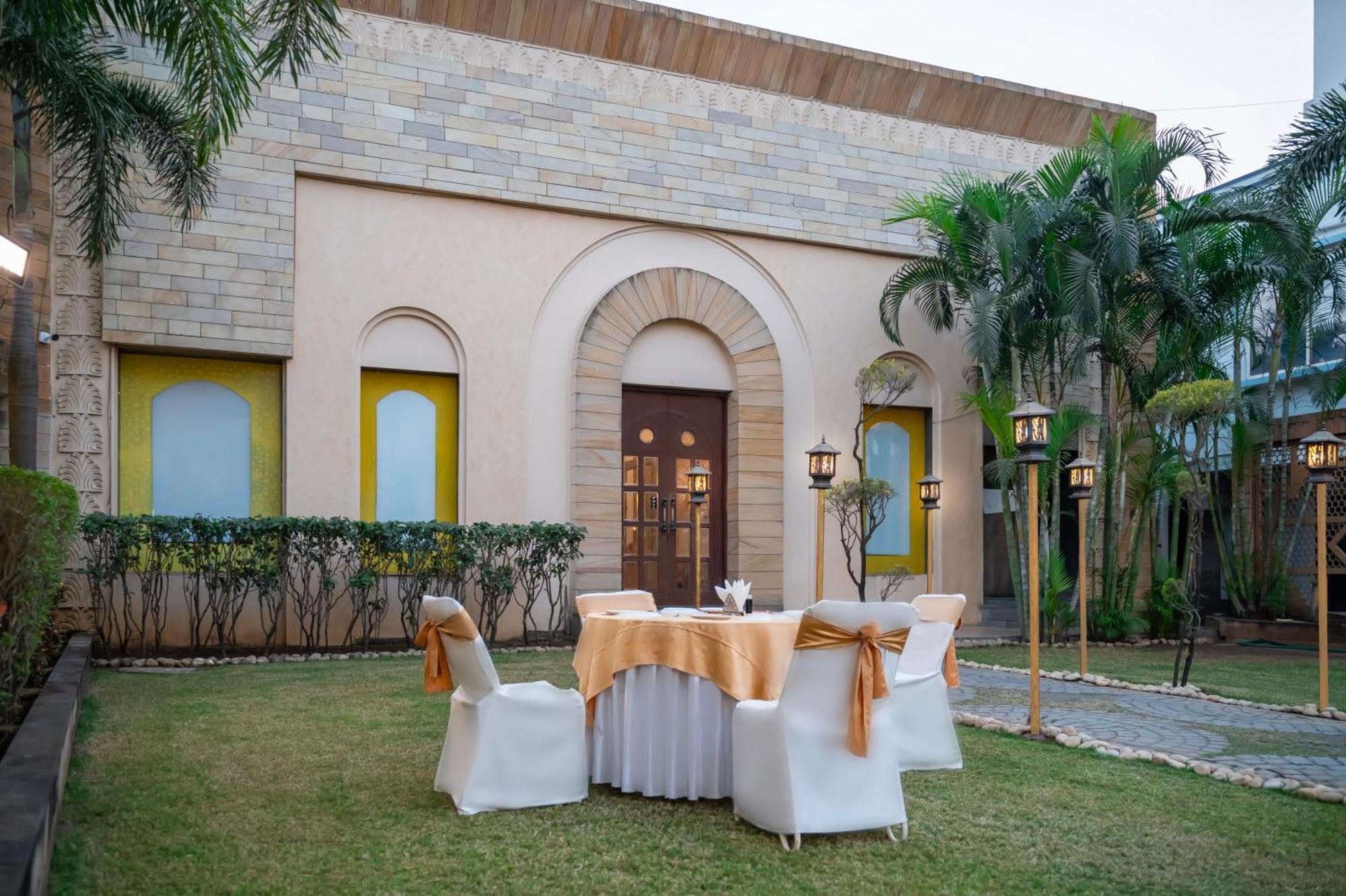 Hotel Manaal Akolia Exterior foto